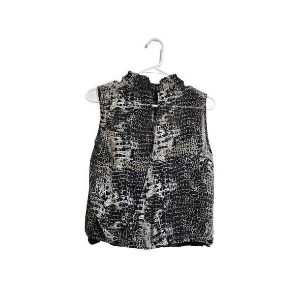 Sleeveless Mock Neck Animal Print Blouse - Picture 6 of 12